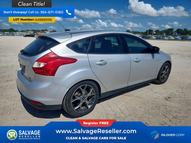 Used 2014 Ford Focus SE w/ Equipment Group 201A FWD image 4