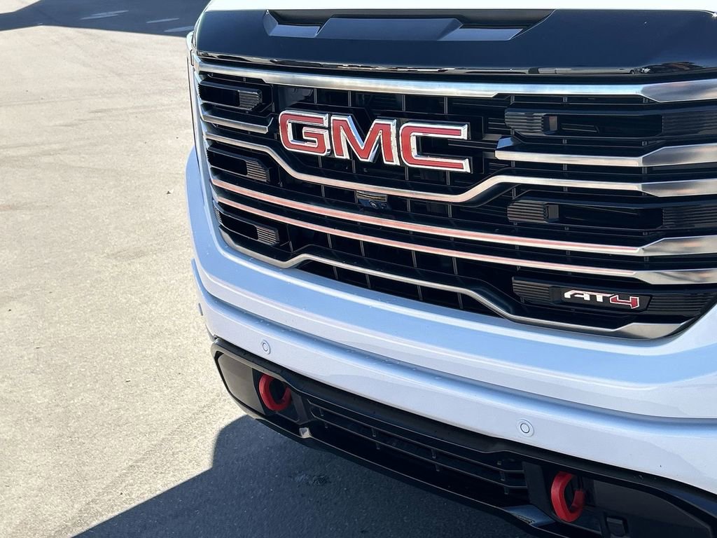 Used 2025 GMC Sierra 1500 AT4 w/ AT4 Premium Package AWD/4WD image 31