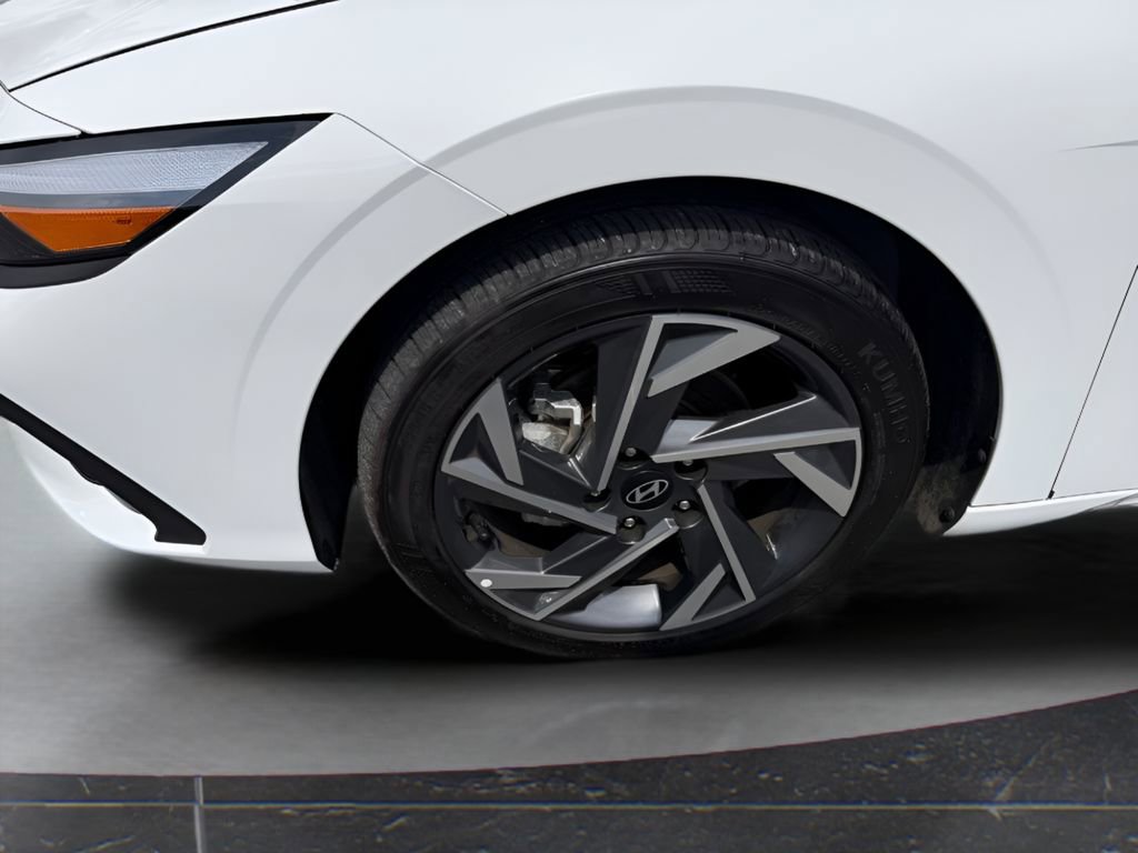 Used 2025 Hyundai Elantra Sport image 10