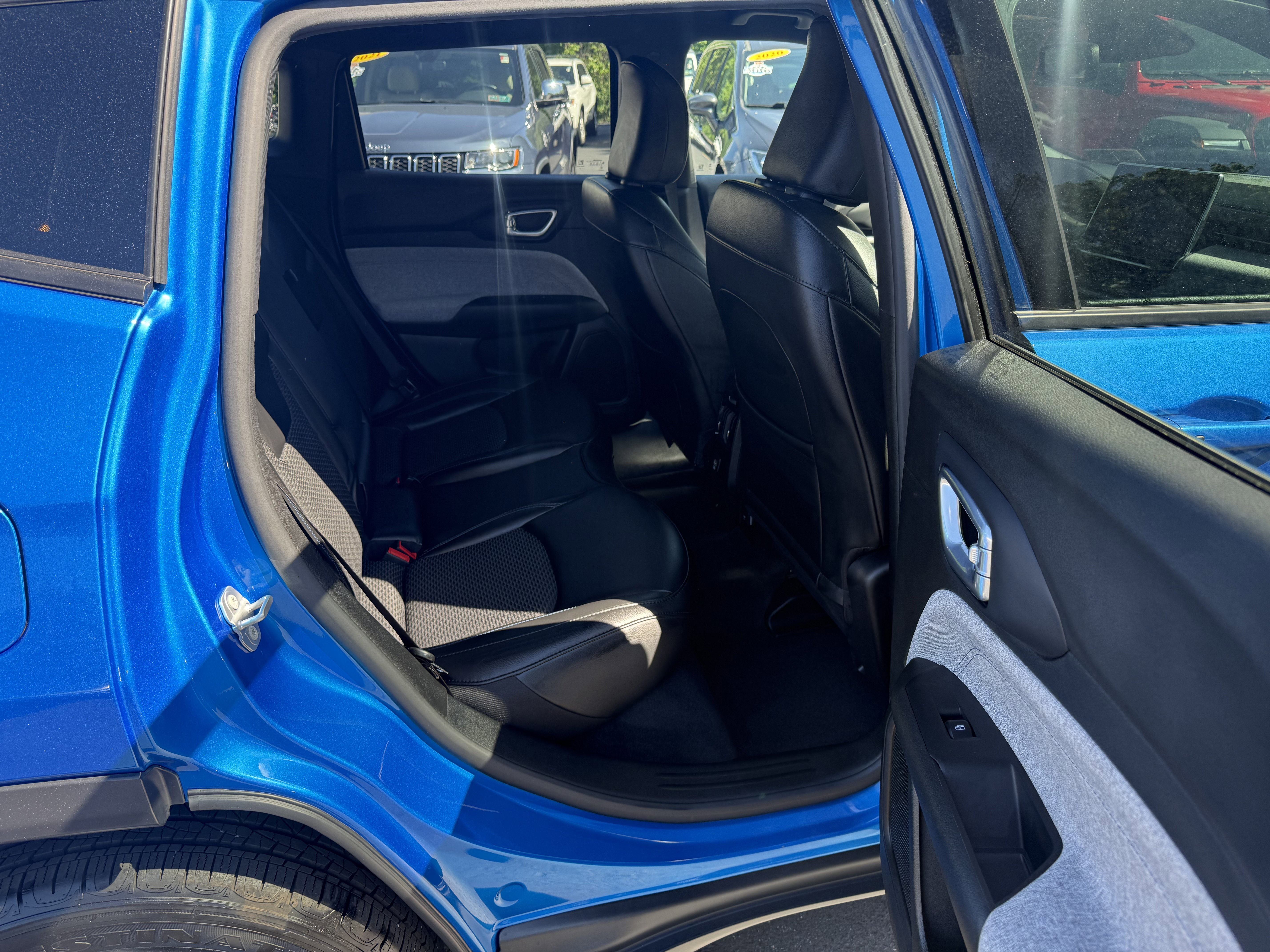 Certified 2023 Jeep Compass Latitude AWD/4WD image 16