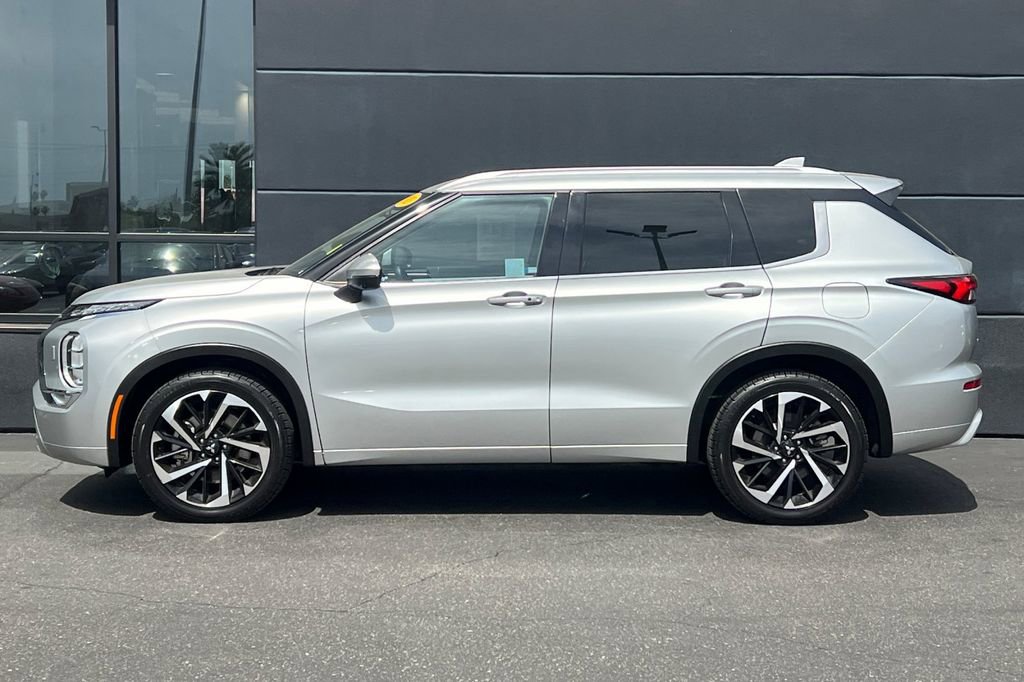 Used 2023 Mitsubishi Outlander SEL image 9