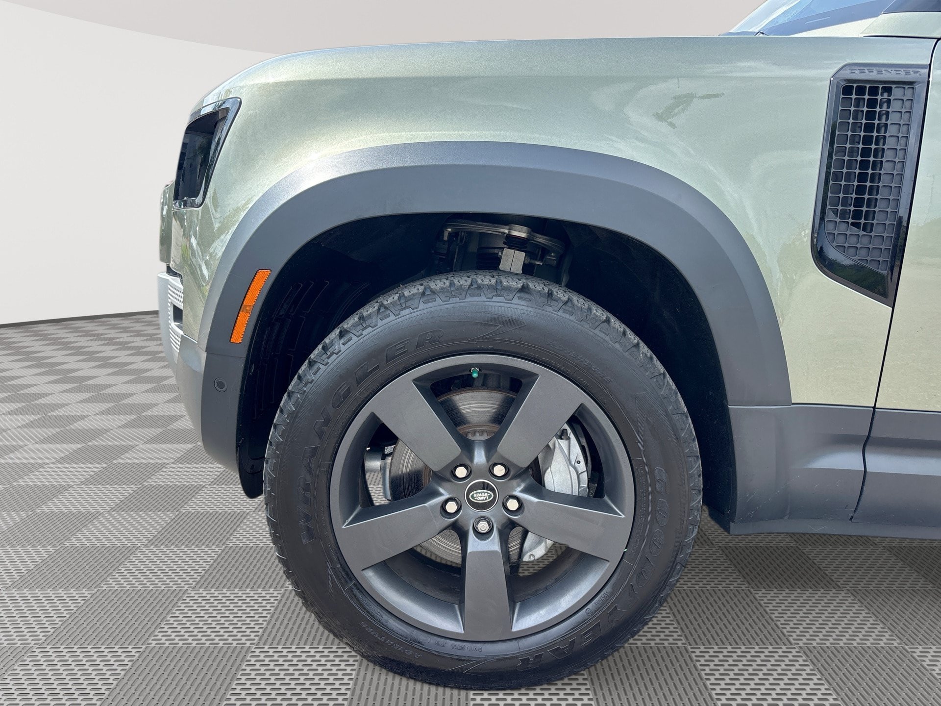 Used 2020 Land Rover Defender 110 SE AWD/4WD image 19