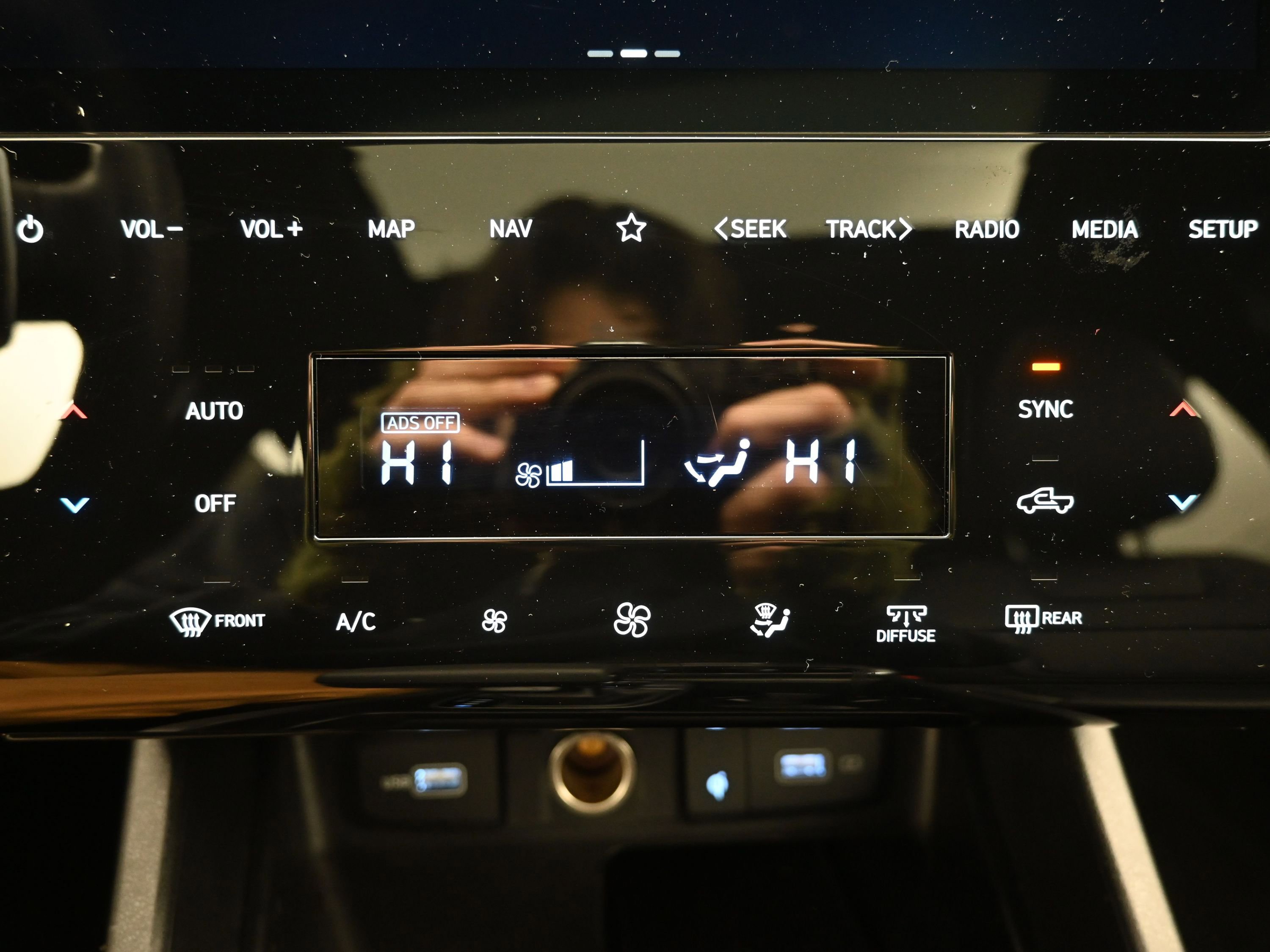 Certified 2024 Hyundai Santa Cruz Night image 17