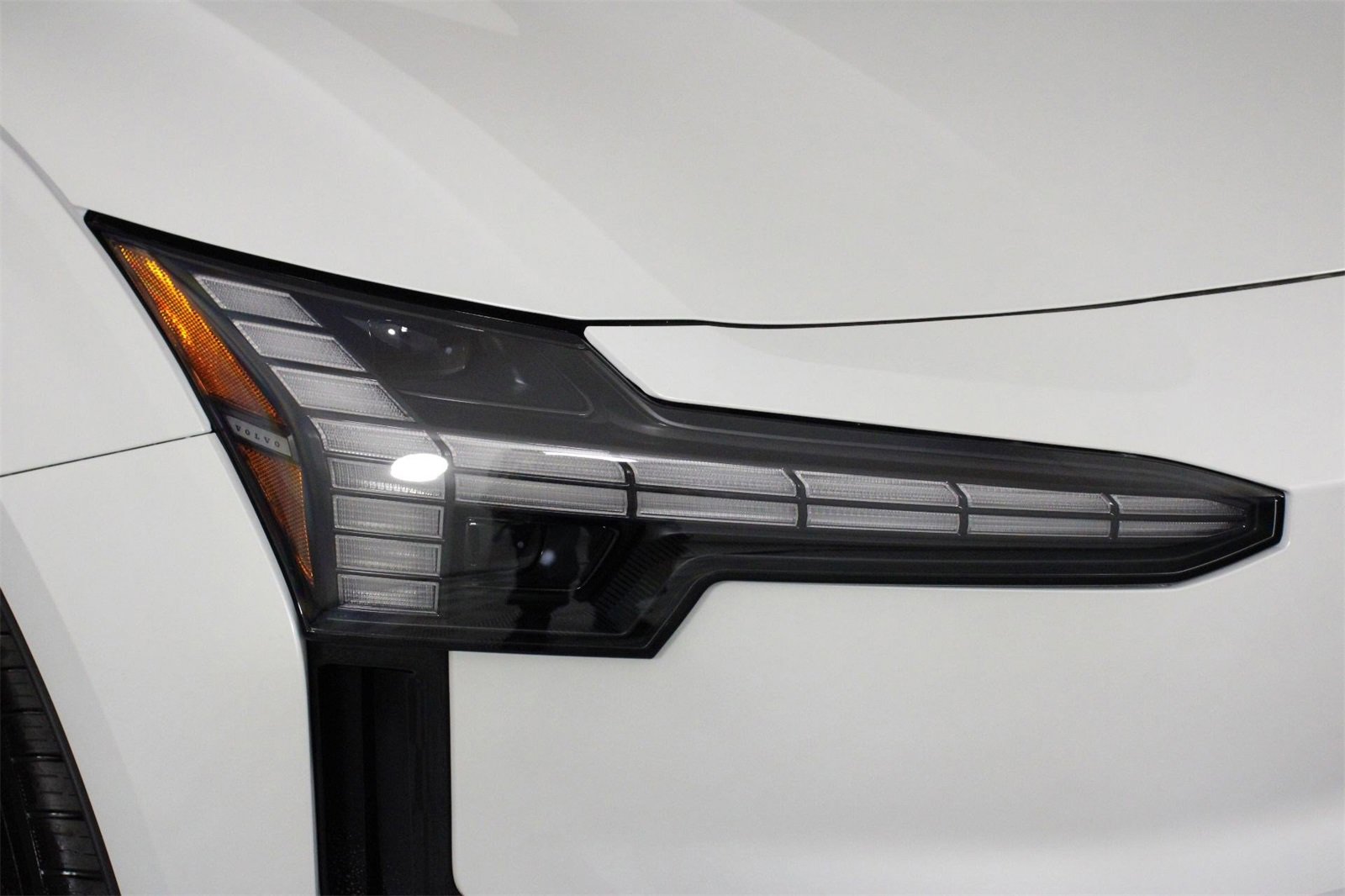 New 2025 Volvo EX30 Plus w/ Protection Package Premier image 13