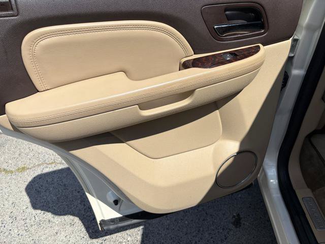 Used 2013 GMC Yukon Denali AWD/4WD image 22