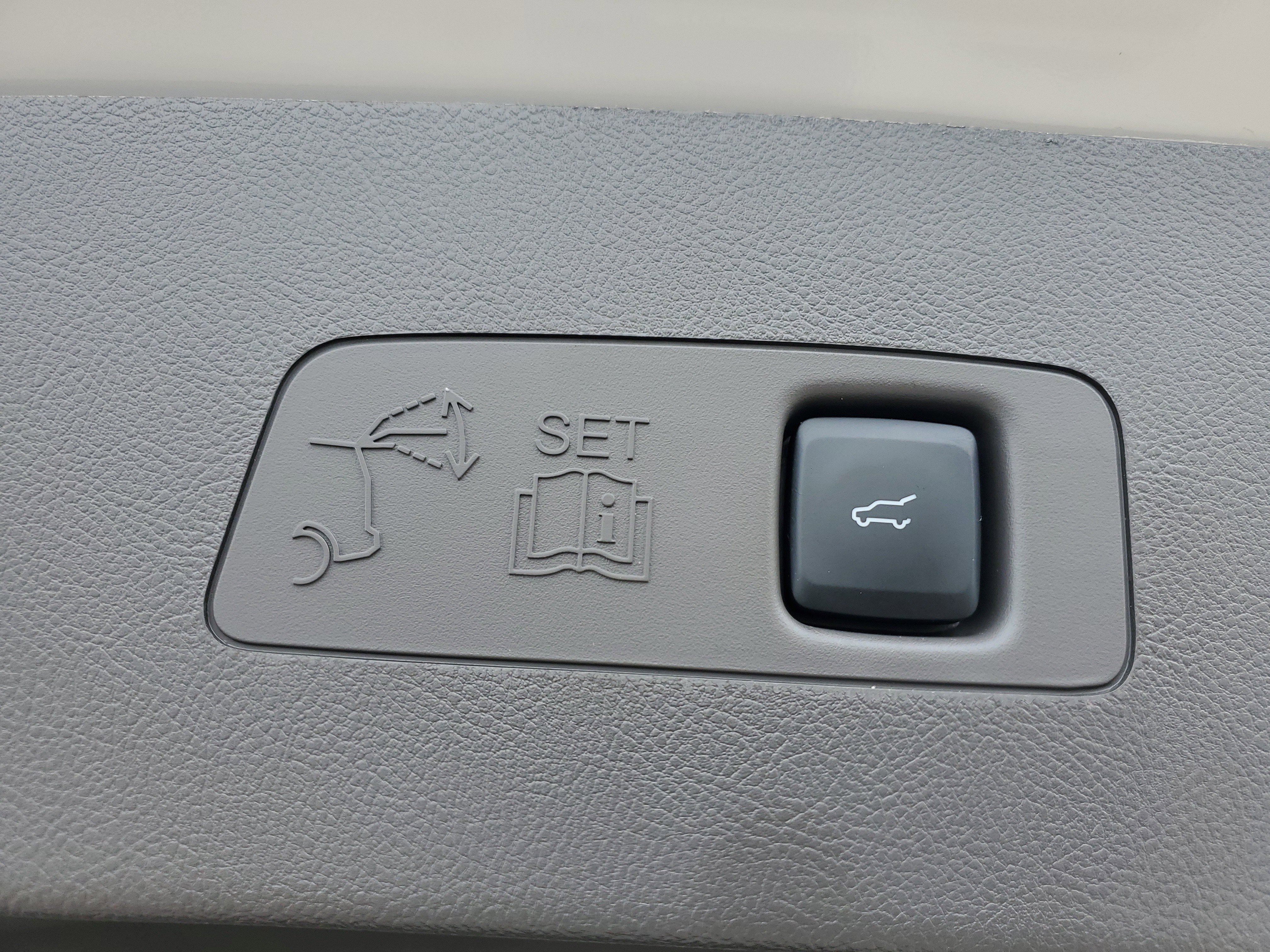 Certified 2024 Lincoln Corsair FWD image 9