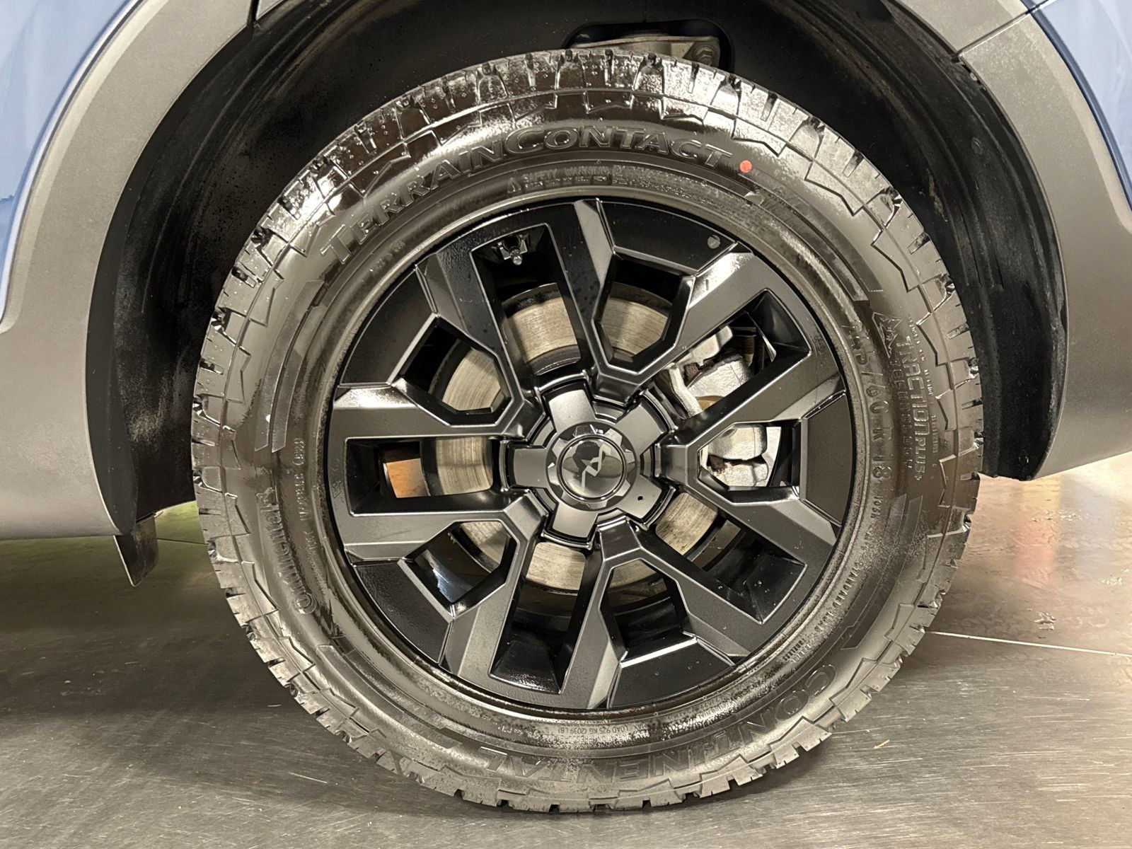 Used 2025 Kia Telluride AWD image 12