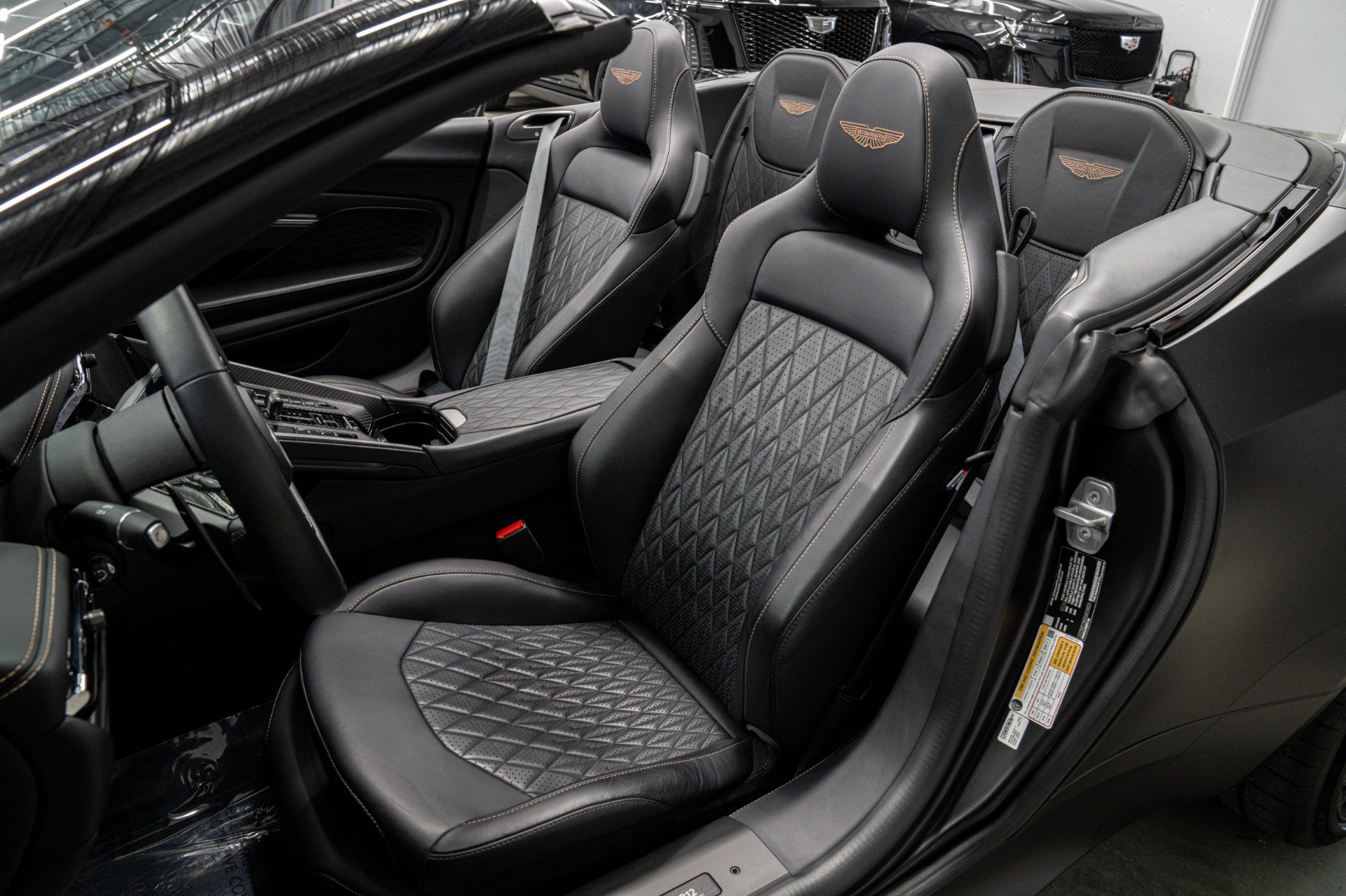 Used 2025 Aston Martin DB12 Convertible RWD image 24