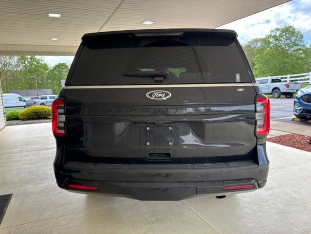 Used 2024 Ford Expedition Limited AWD/4WD image 5