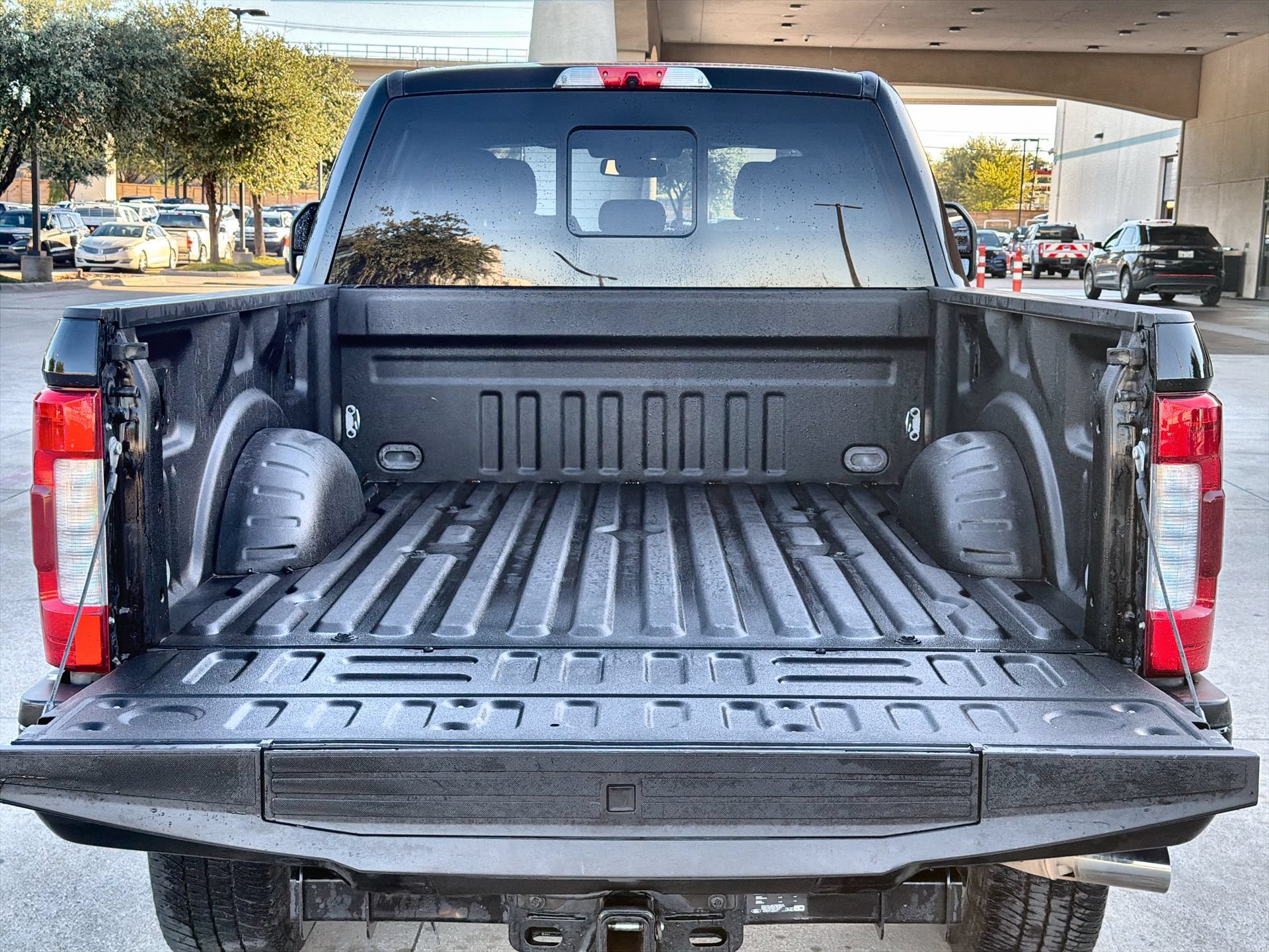Certified 2017 Ford F250 Platinum w/ FX4 Off-Road Package AWD/4WD image 24