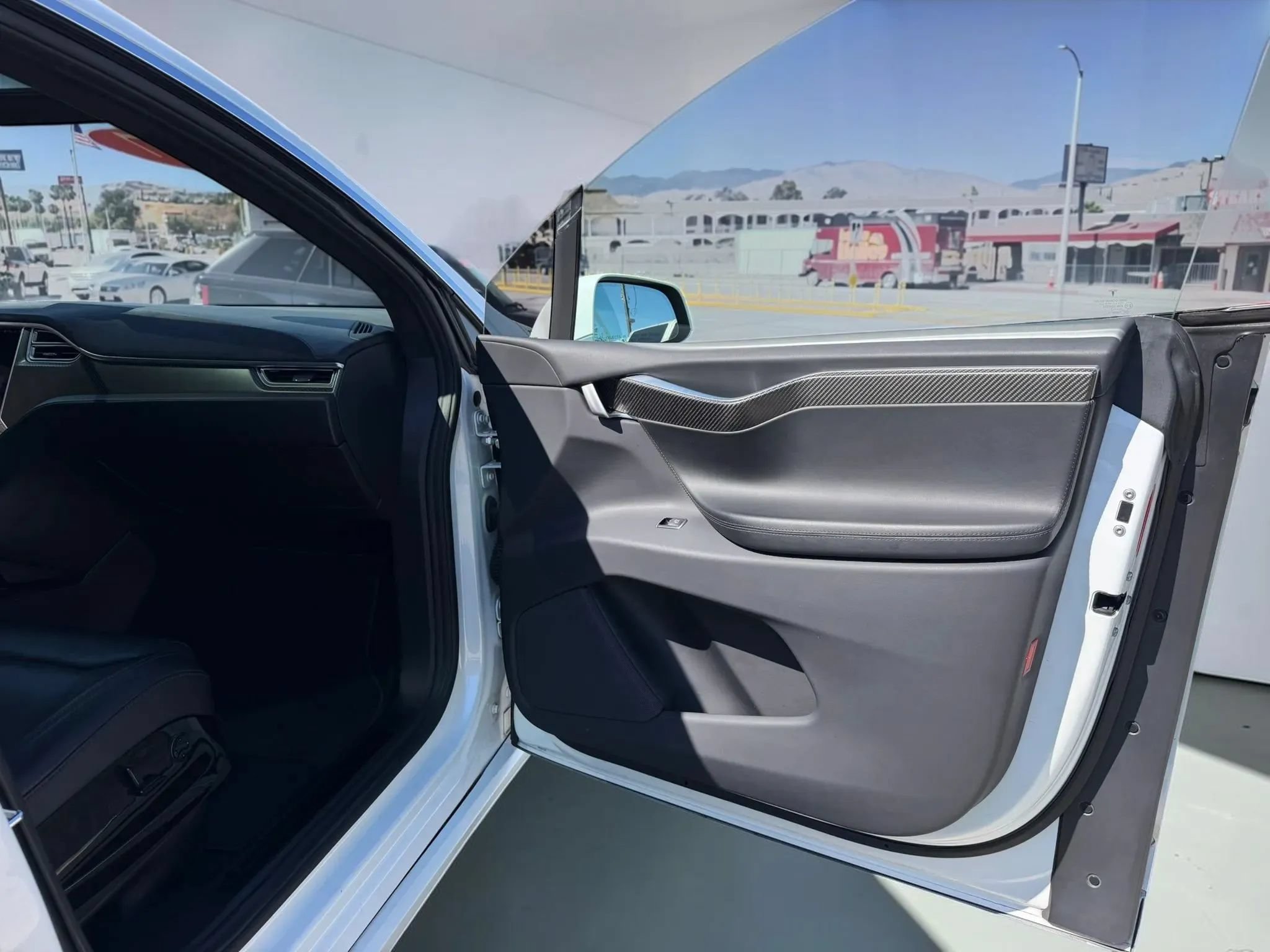 Used 2017 Tesla Model X 75D AWD/4WD image 19
