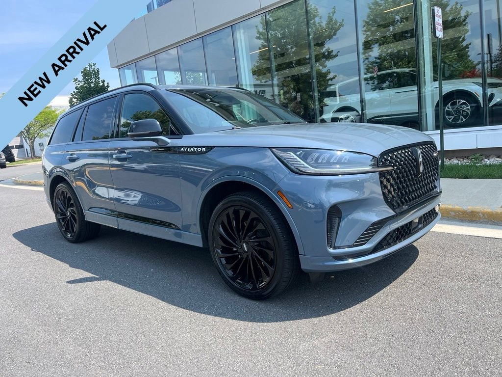 Used 2025 Lincoln Aviator Reserve w/ Jet Appearance Package AWD/4WD image 1