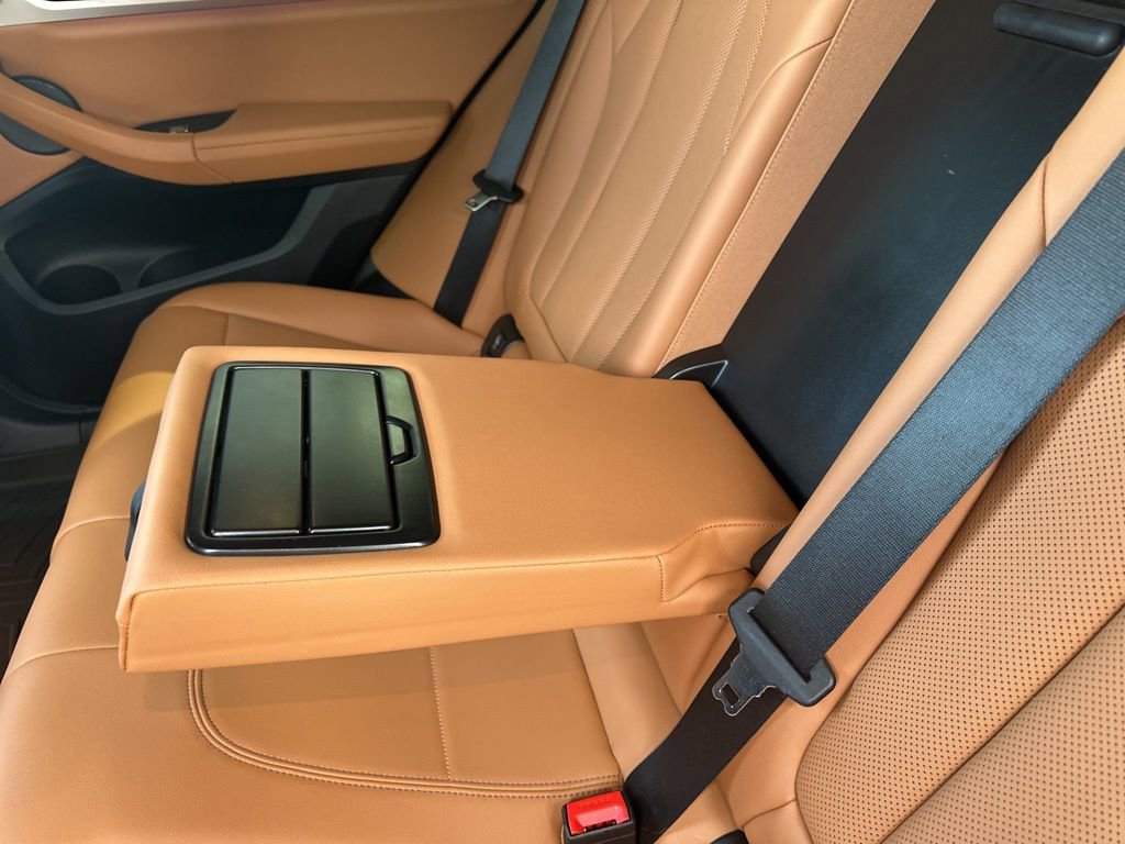 Used 2024 BMW X4 M40i w/ Premium Package image 25