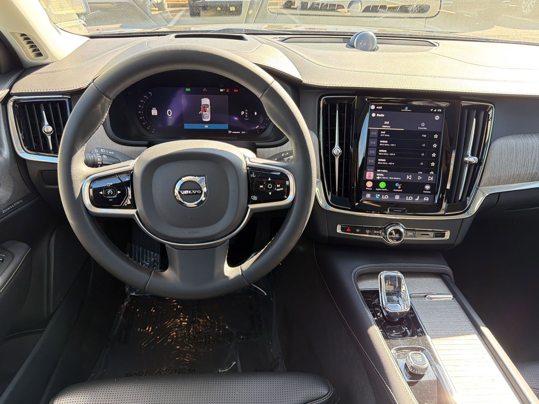 Certified 2023 Volvo S90 B6 Ultimate w/ Lounge Package image 28