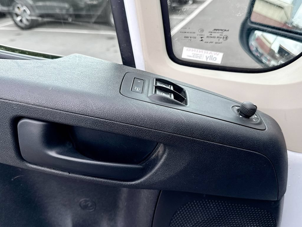 Used 2021 RAM ProMaster 2500 w/ Convenience Group FWD image 17