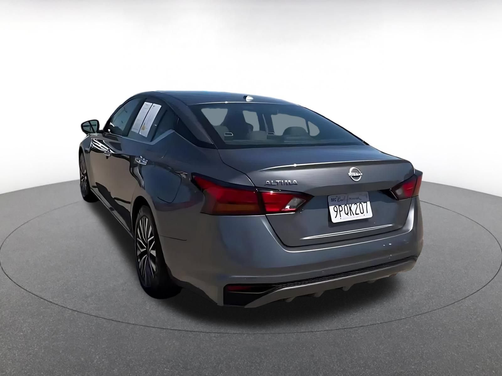 Used 2025 Nissan Altima 2.5 SV FWD image 11