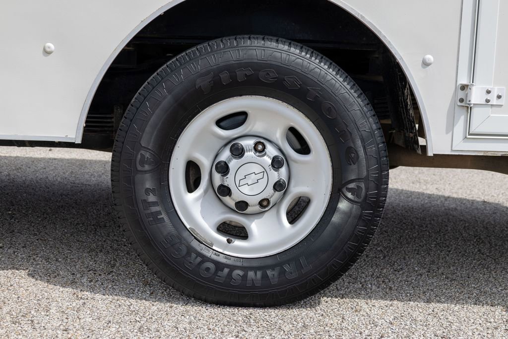 Used 2014 Chevrolet Express 3500 RWD image 21