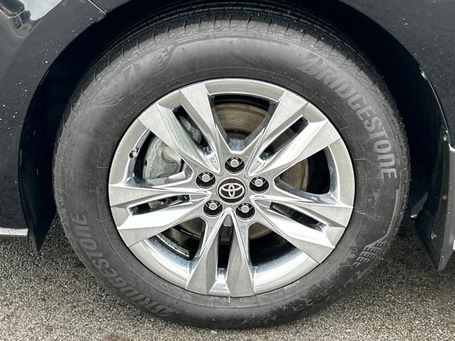 Used 2024 Toyota Sienna XLE w/ XLE Plus Package AWD/4WD image 17