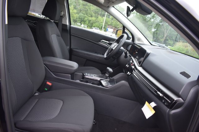 New 2026 Kia Sportage LX w/ LX Convenience Package FWD image 13