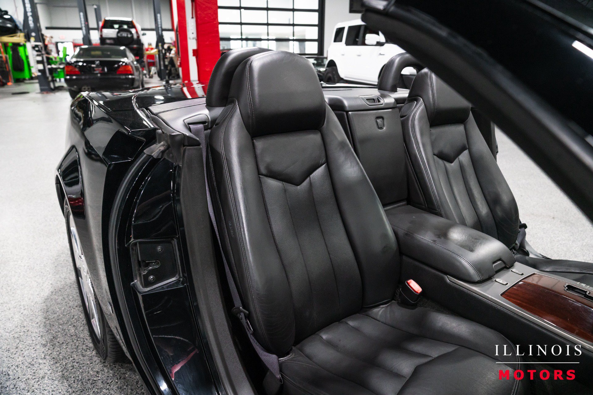 Used 2006 Cadillac XLR RWD image 25