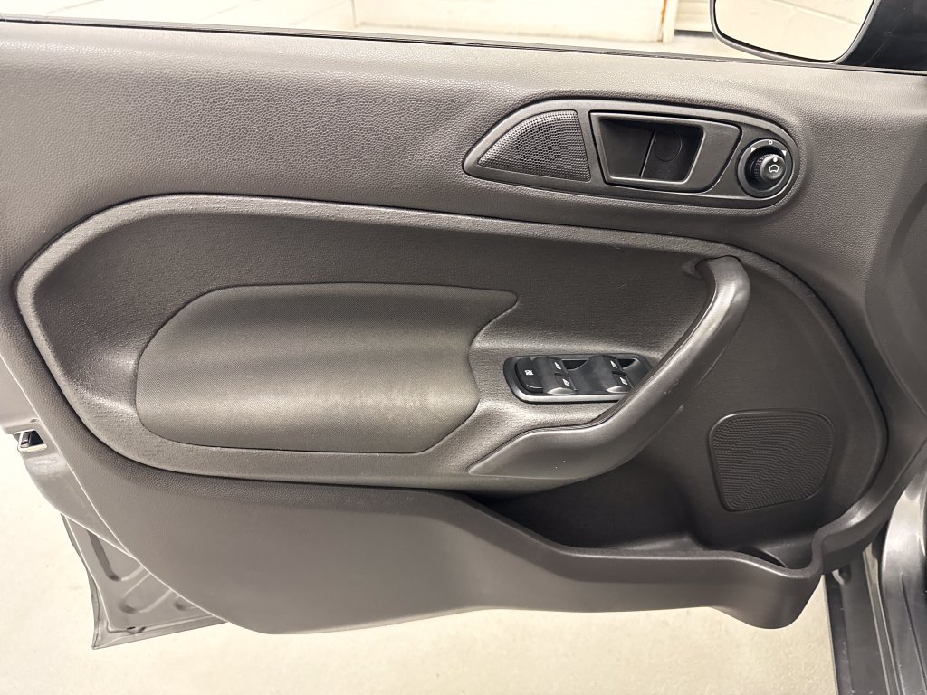 Used 2018 Ford Fiesta SE FWD image 12