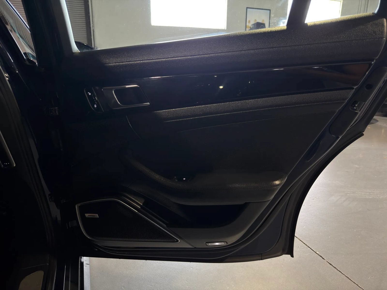 Used 2017 Porsche Panamera 4 w/ Premium Package AWD/4WD image 51