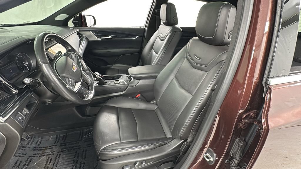 Used 2022 Cadillac XT5 Premium Luxury w/ LPO, Floor Liner Package image 10