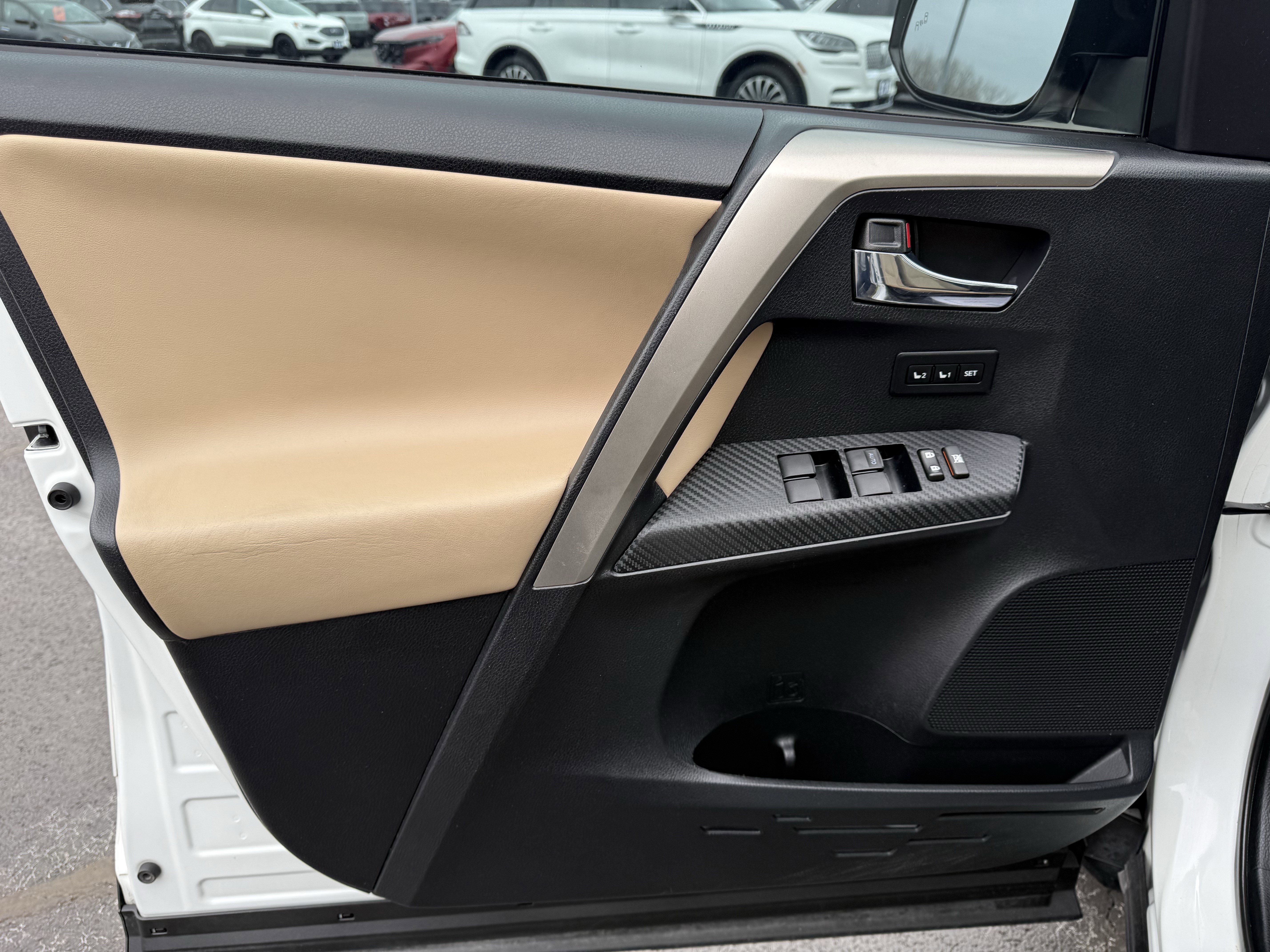 Used 2014 Toyota RAV4 Limited w/ Technology Package image 12