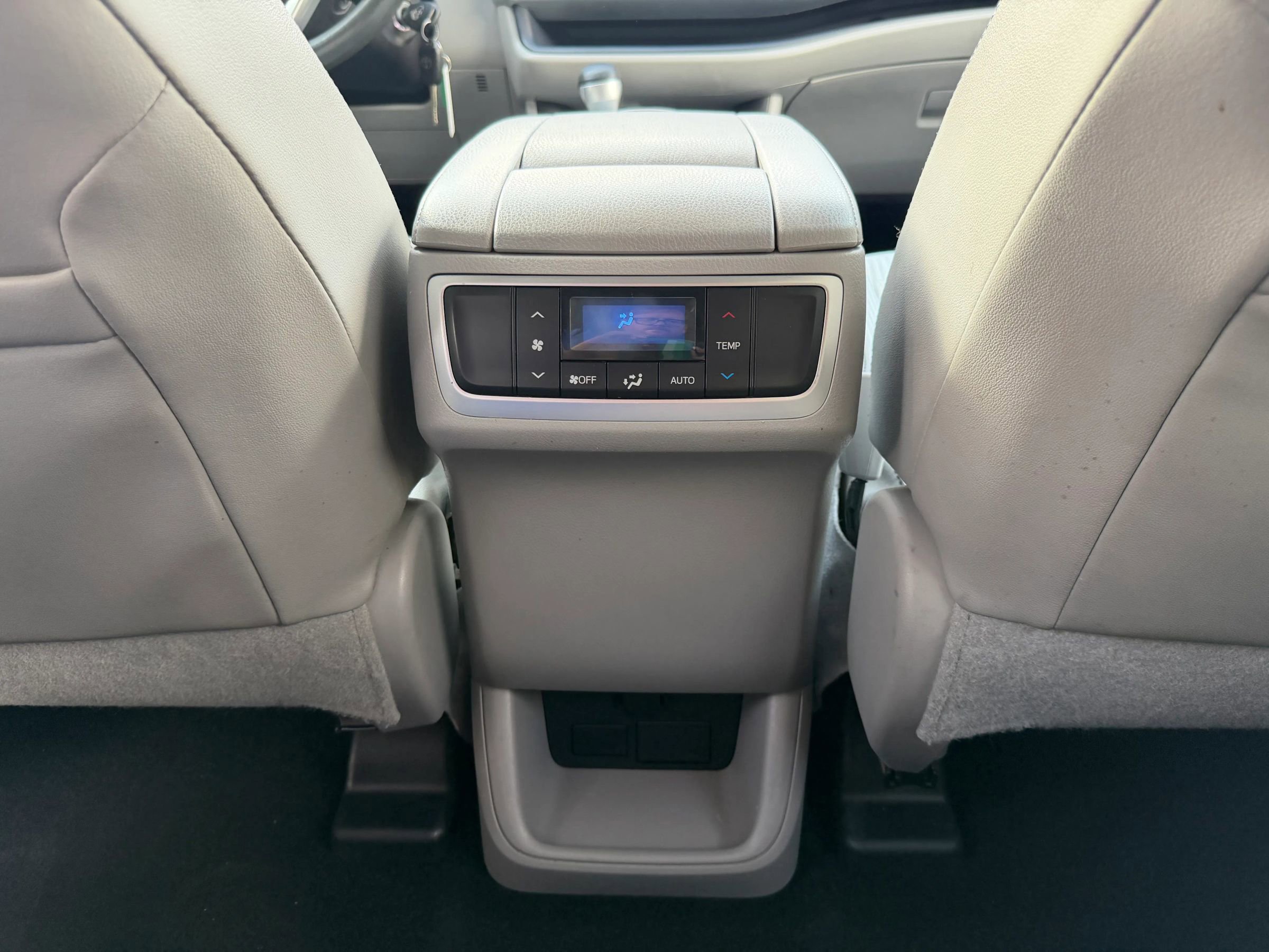 Used 2015 Toyota Highlander Plus image 36