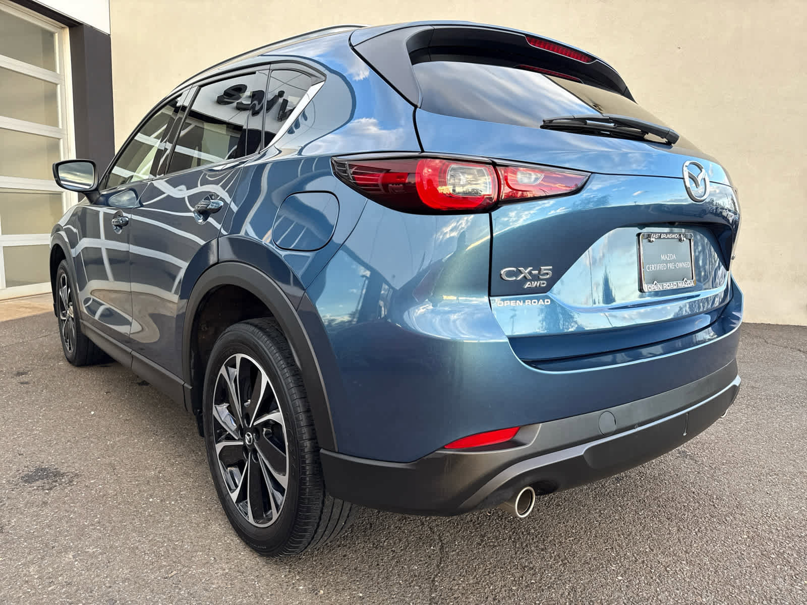 Certified 2023 MAZDA CX-5 AWD 2.5 S w/ Premium Plus Pkg image 4
