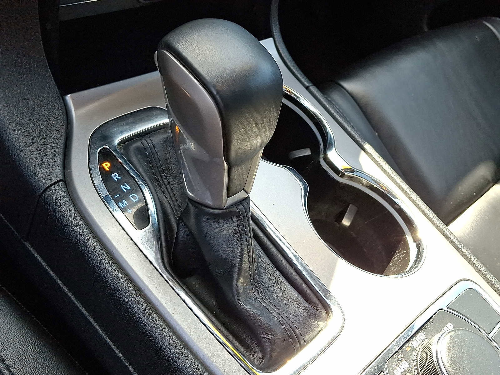 Used 2022 Jeep Grand Cherokee Limited image 17