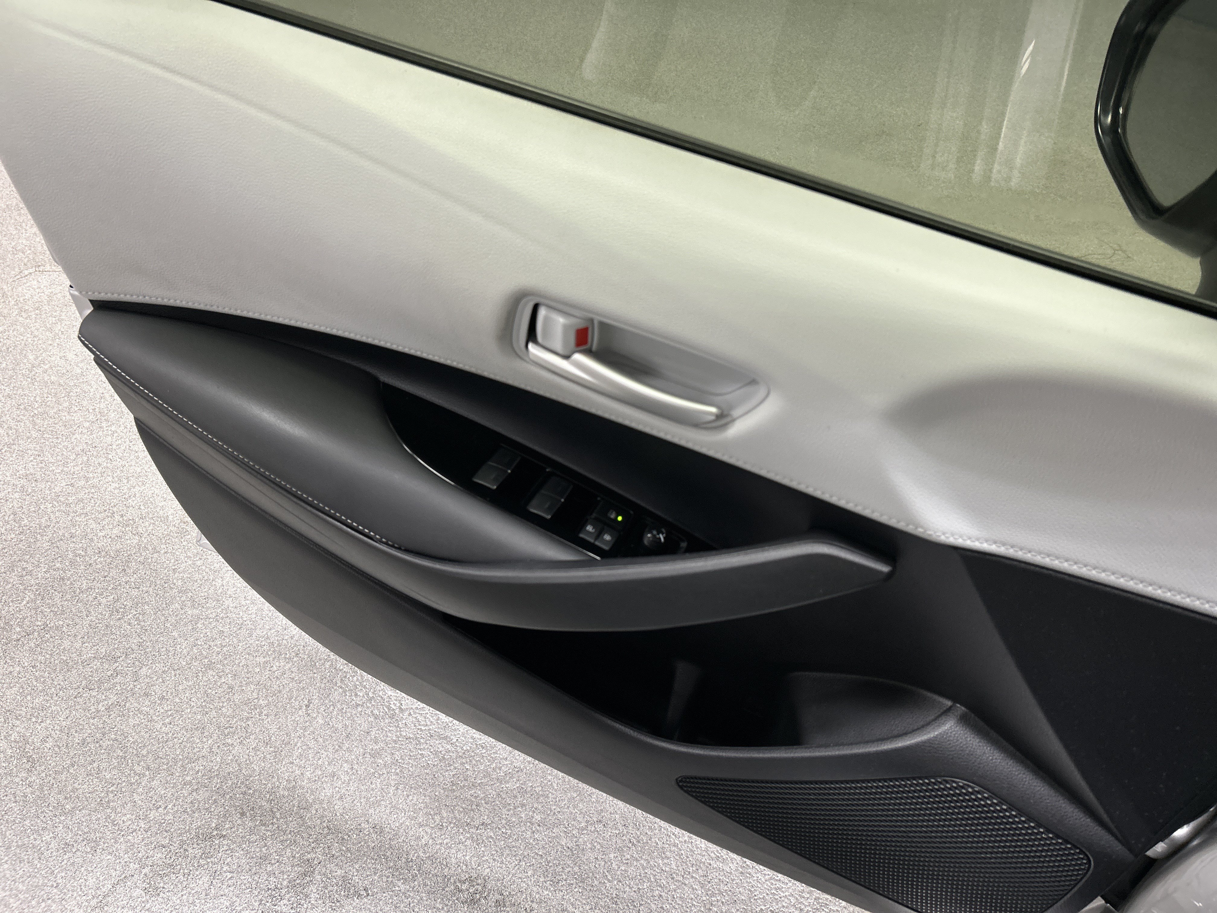 Used 2023 Toyota Corolla SE FWD image 14