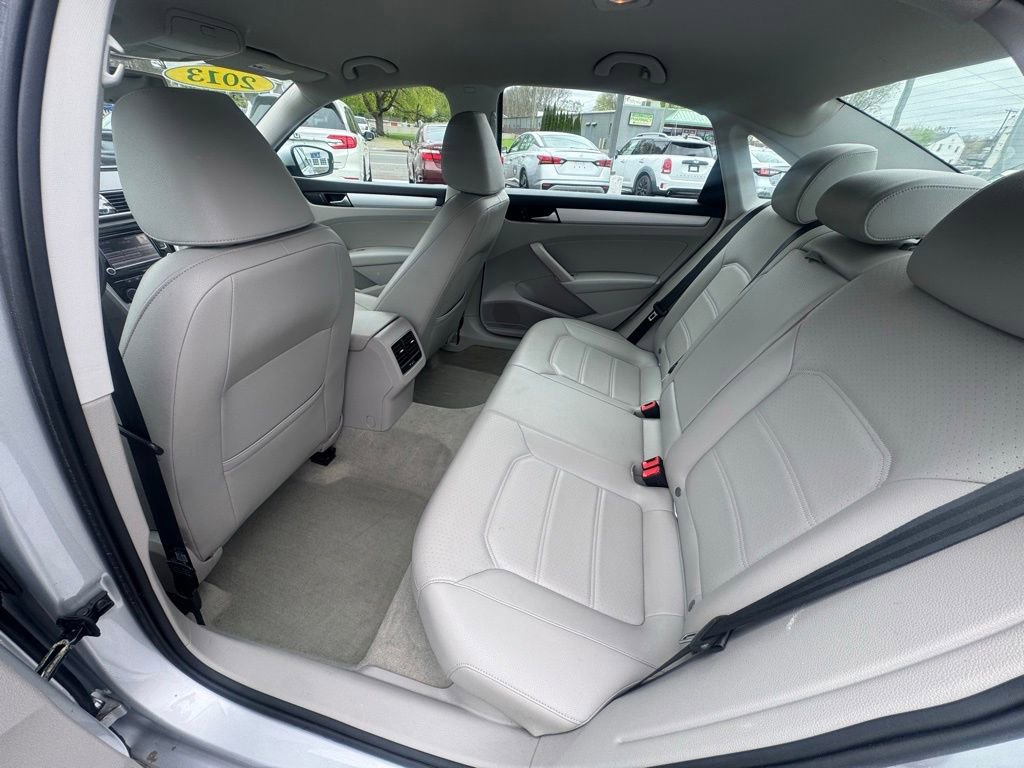 Used 2013 Volkswagen Passat 2.5 SE FWD image 25