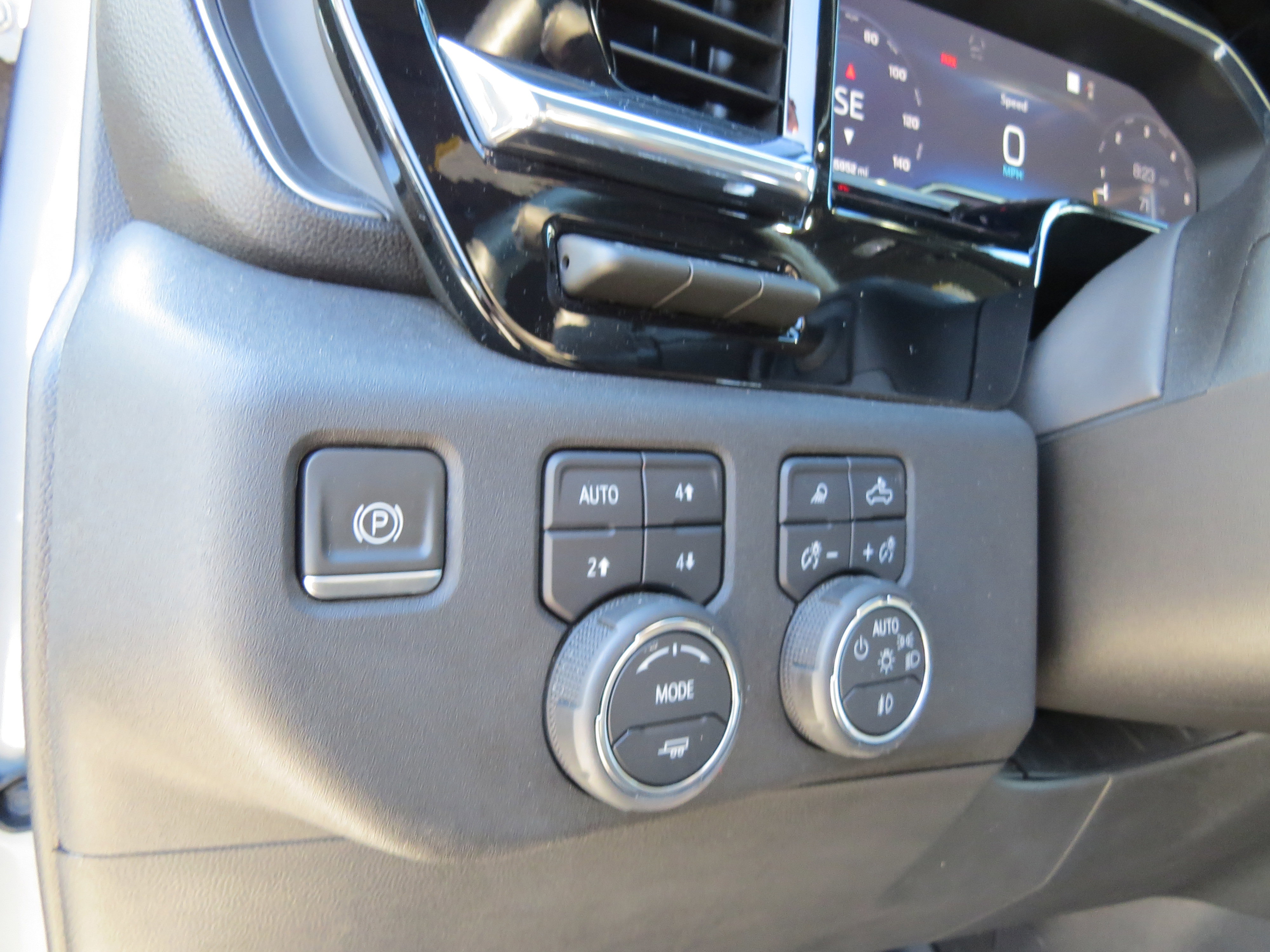 Used 2024 Chevrolet Silverado 1500 High Country w/ Technology Package AWD/4WD image 22