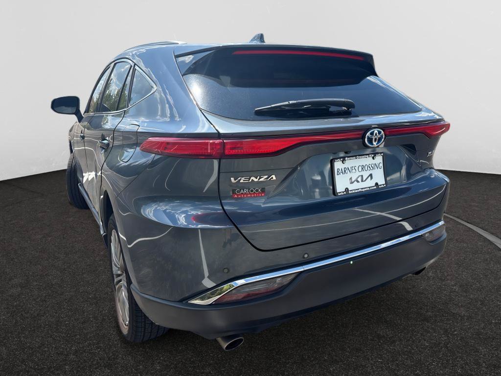 Used 2023 Toyota Venza XLE AWD/4WD image 7