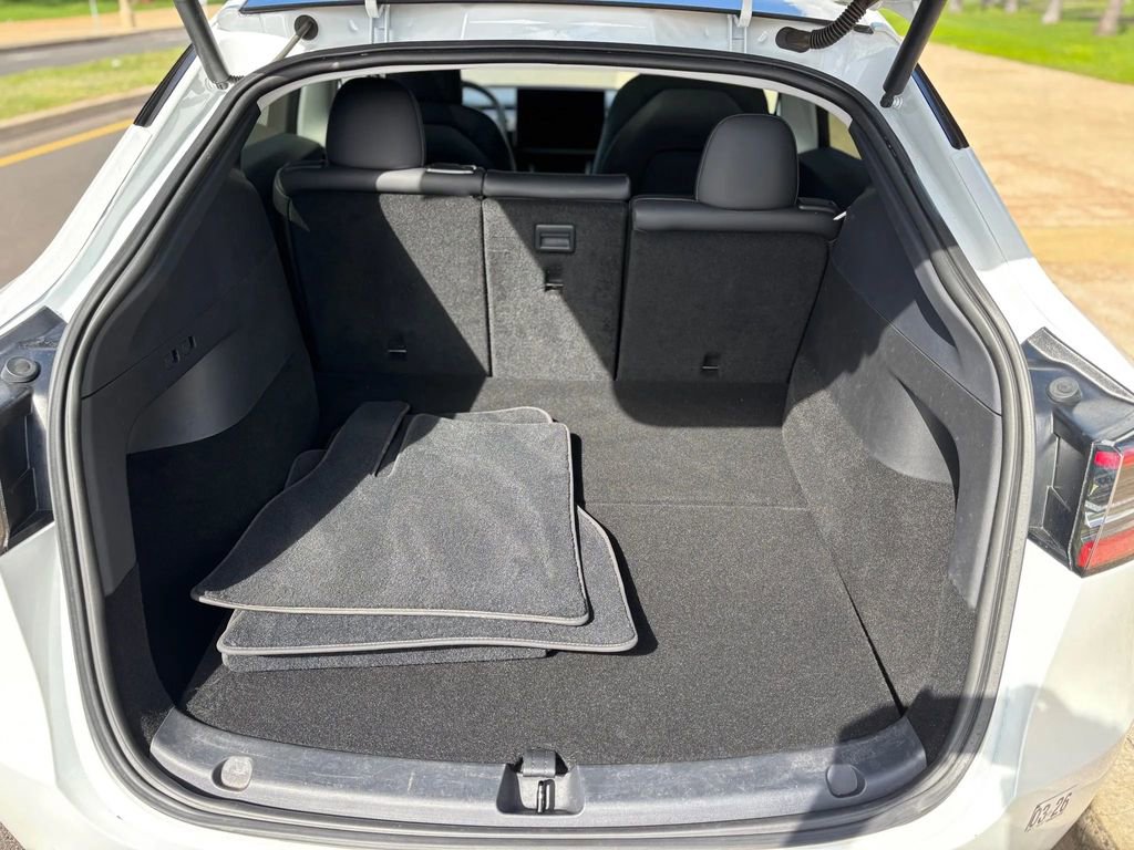 Used 2020 Tesla Model Y Long Range image 17