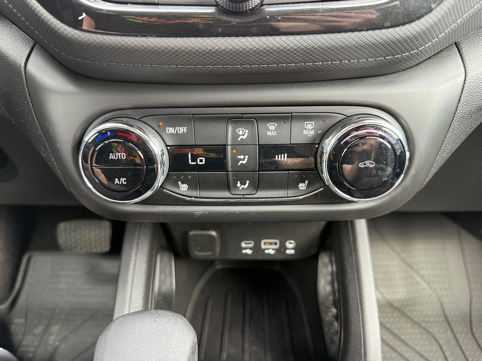 Certified 2021 Chevrolet TrailBlazer LT w/ Convenience Package AWD/4WD image 29