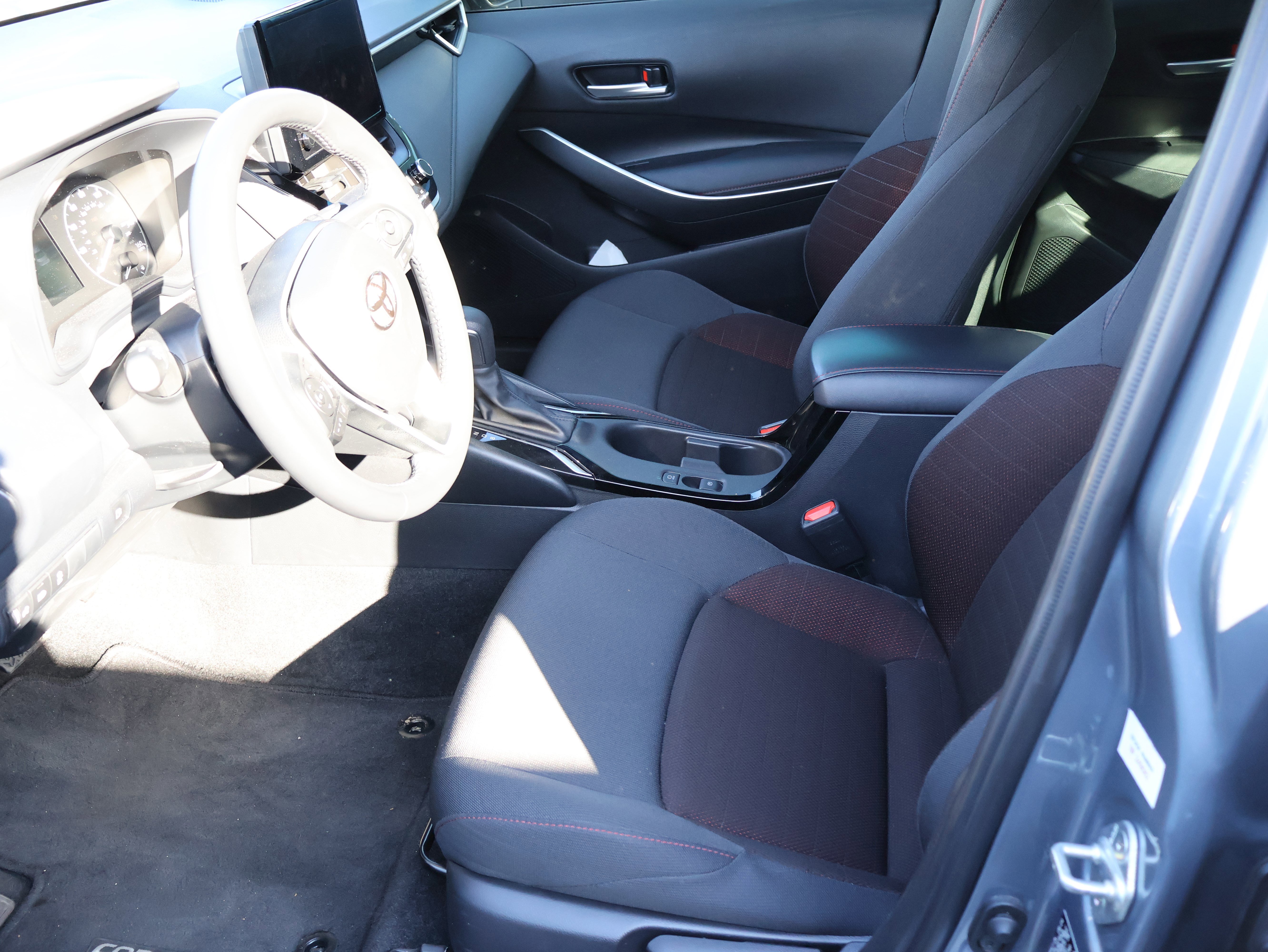 Used 2024 Toyota Corolla SE image 33