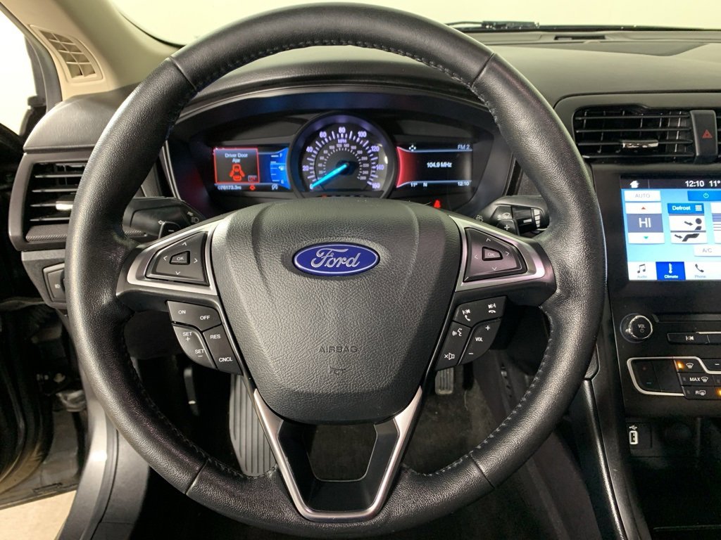 Used 2018 Ford Fusion SE w/ Equipment Group 201A image 20