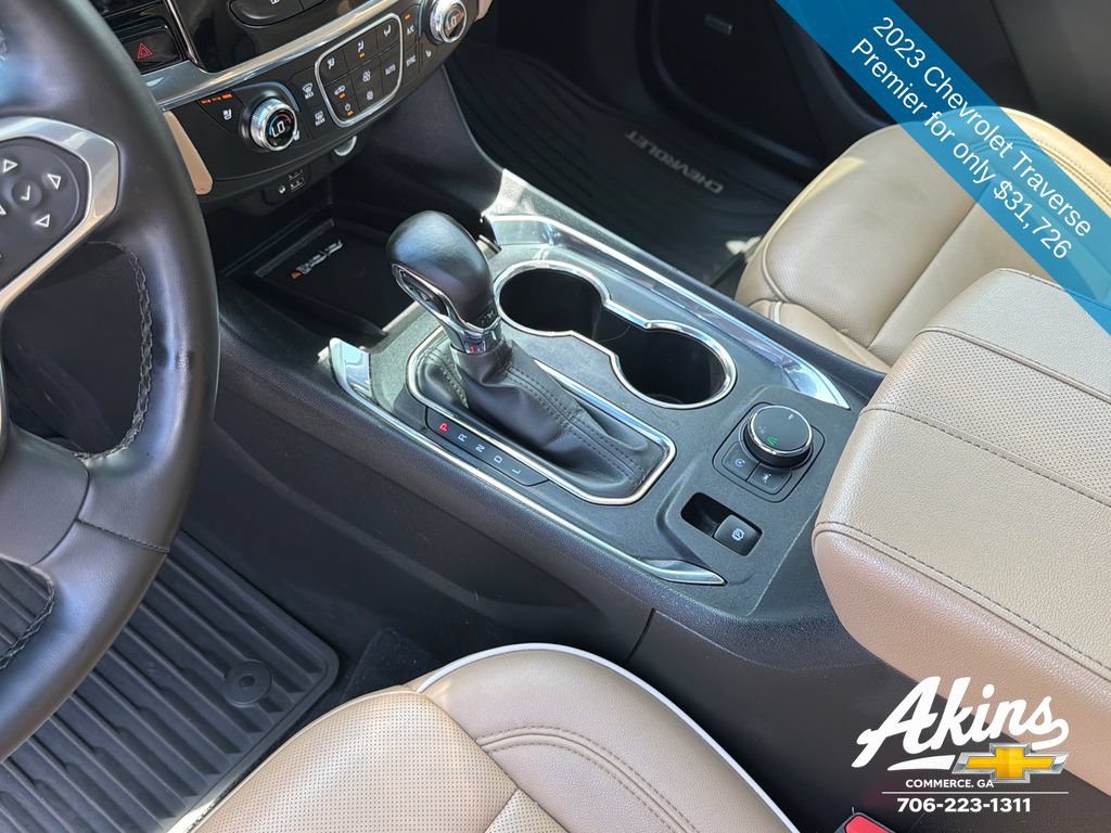 Used 2023 Chevrolet Traverse Premier FWD image 17