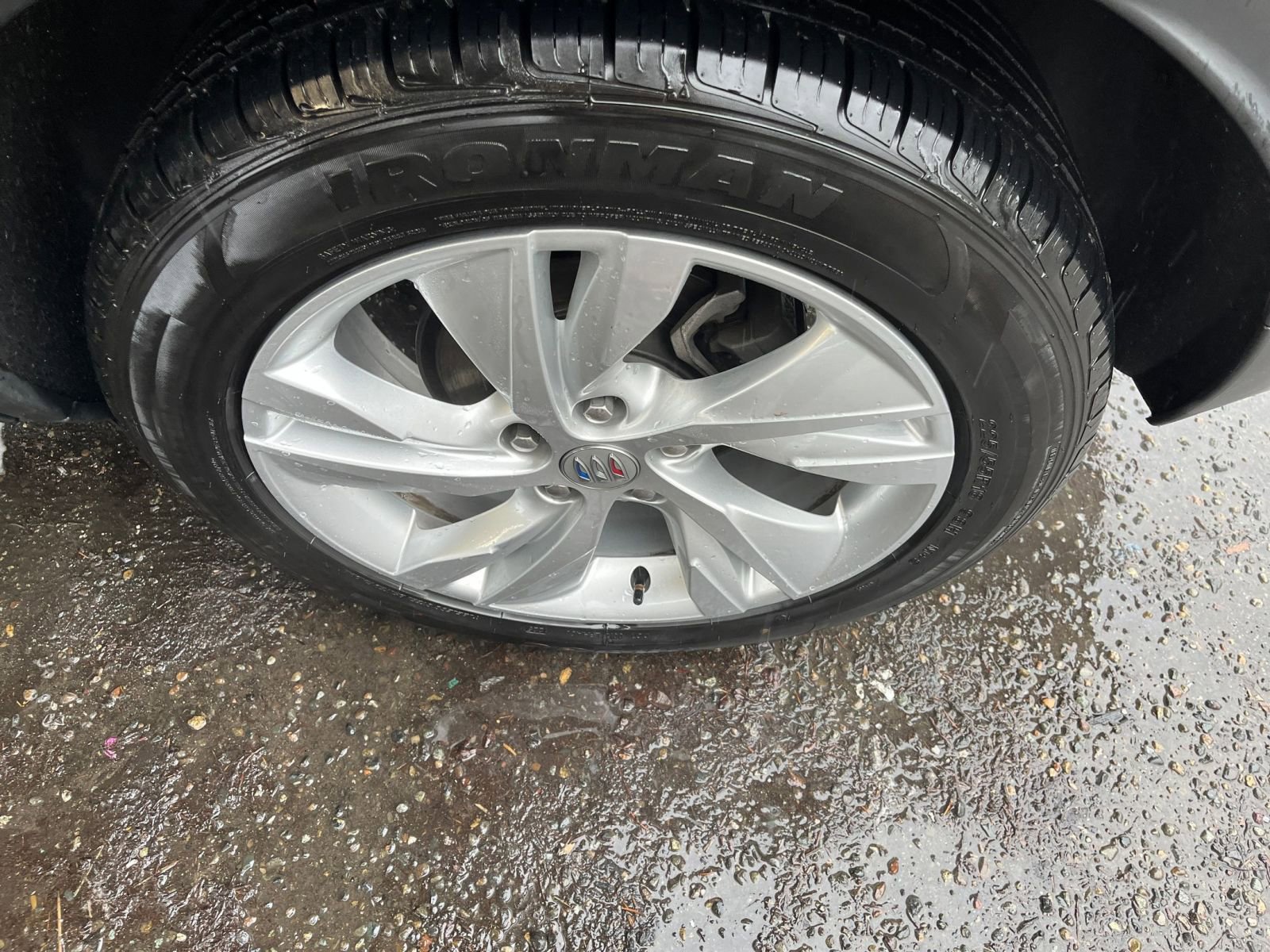 Used 2025 Buick Encore GX Preferred image 31