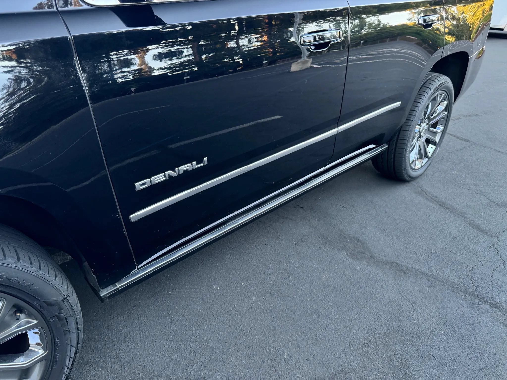 Used 2016 GMC Yukon Denali w/ Open Road Package RWD image 28