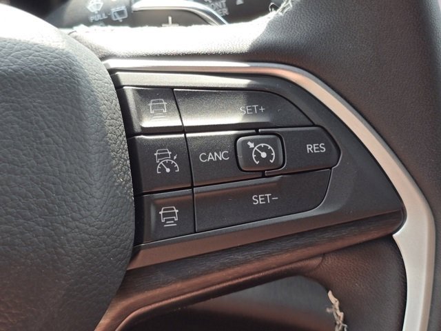 Used 2025 Jeep Grand Cherokee L Limited image 19