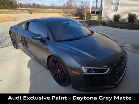 Used 2017 Audi R8 V10 w/ Carbon Exterior Package image 4