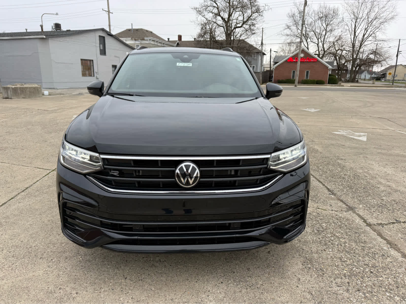 Used 2024 Volkswagen Tiguan SE R-Line AWD/4WD image 8