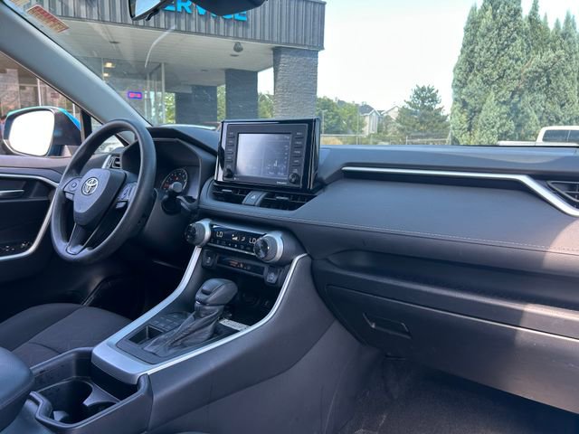 Used 2021 Toyota RAV4 XLE AWD/4WD image 31
