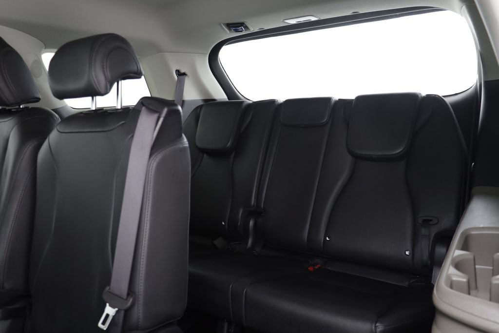 Used 2025 Kia Carnival EX FWD image 15