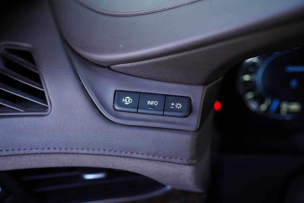 Used 2016 Cadillac Escalade Luxury image 33