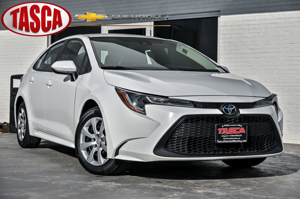 Used 2022 Toyota Corolla LE FWD image 1