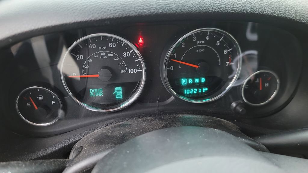 Used 2015 Jeep Wrangler Unlimited Sahara image 19